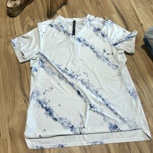 Men’s XL Lulu lemon tennis shirt